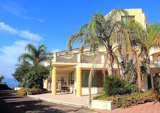 Готель Esperia Grand Hotel 4*